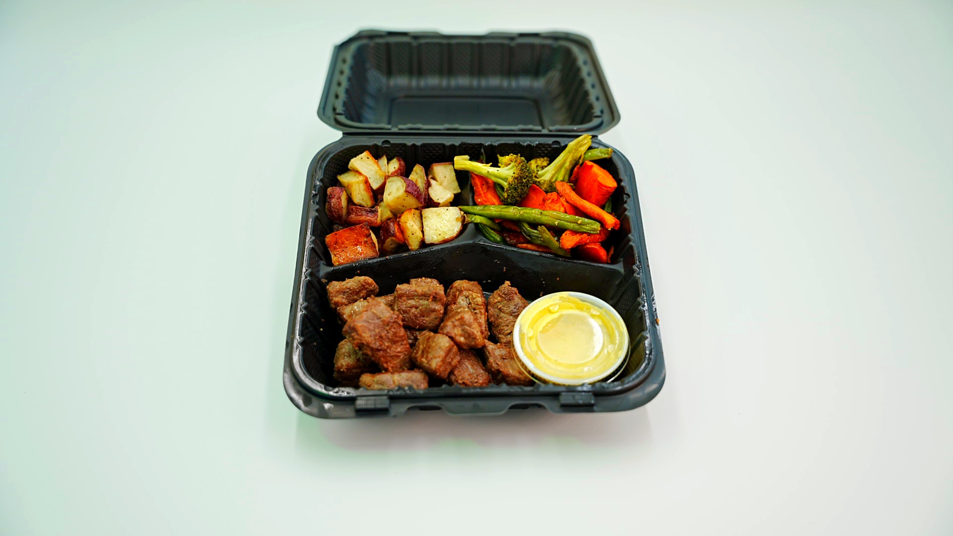 Carolina Gold Steak w/Potatoes & Mixed Veggies