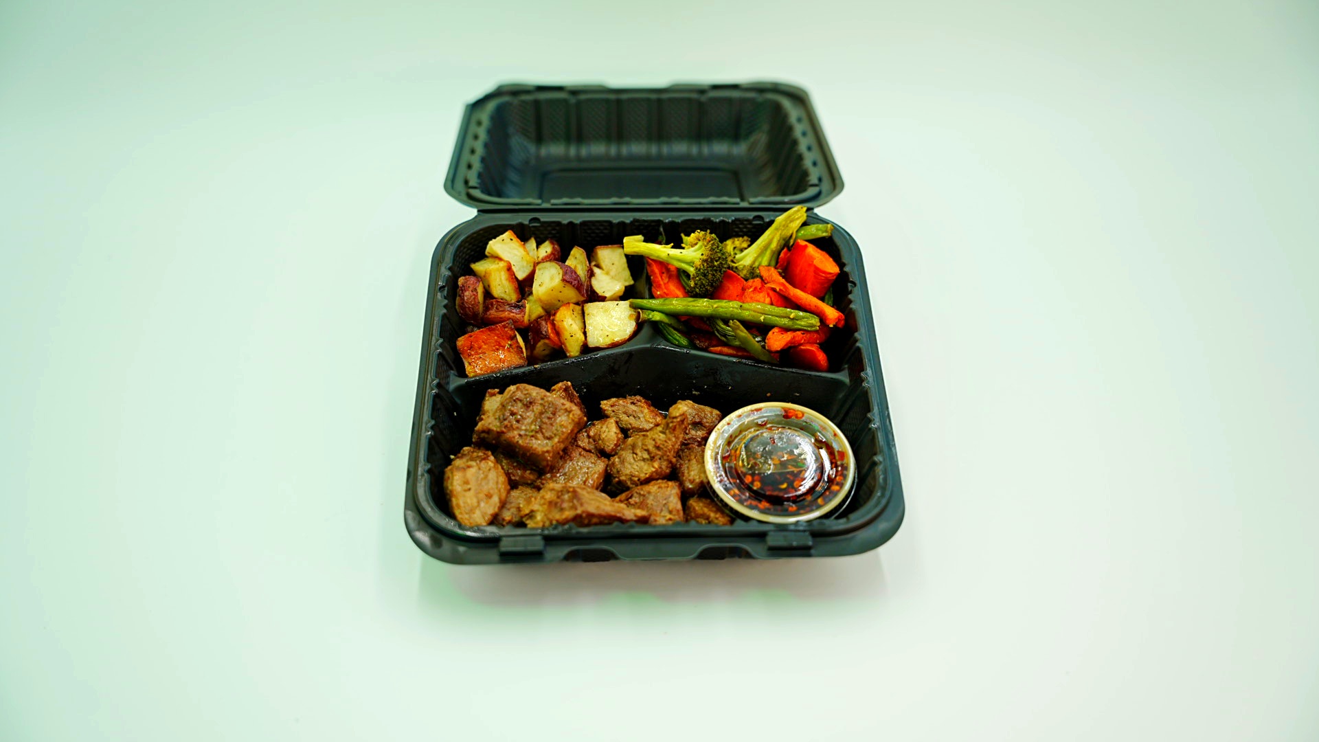 Teriyaki Steak w/Potatoes & Mixed Veggies